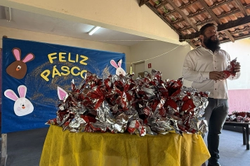 Foto - Entrega de ovos de Páscoa