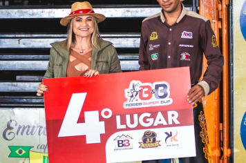 Foto - Dourado Rodeio show agitou a cidade