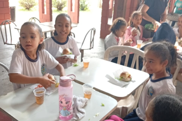 Foto - Merenda especial na semana das crianças