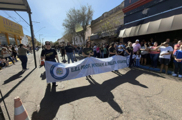 Foto - Desfile Cívico celebra os 128 anos de Dourado
