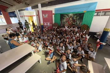 Foto - Entrega de ovos de Páscoa