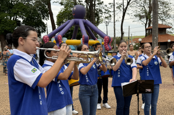Foto - Festa das crianças na praça da matriz