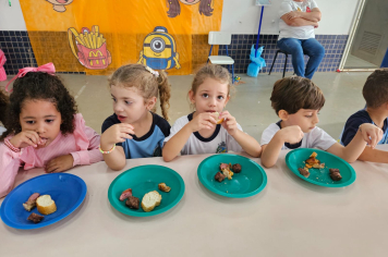 Foto - Merenda especial na semana das crianças
