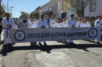 Foto - Desfile Cívico celebra os 128 anos de Dourado
