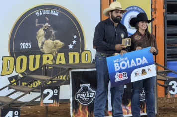 Foto - Dourado Rodeio show agitou a cidade