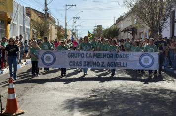 Foto - Desfile Cívico celebra os 128 anos de Dourado