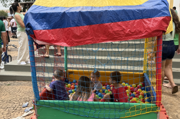 Foto - Festa das crianças na praça da matriz