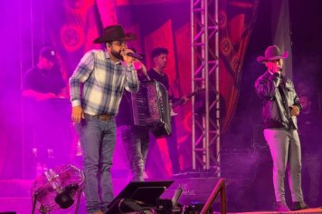 Foto - Dourado Rodeio show agitou a cidade