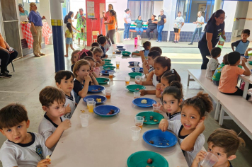 Foto - Merenda especial na semana das crianças
