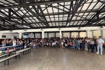 Foto - Entrega de ovos de Páscoa