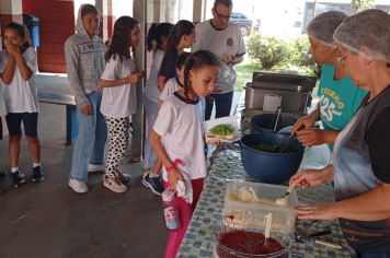 Foto - Merenda especial na semana das crianças