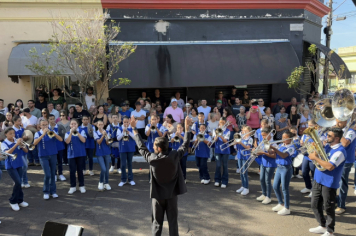 Foto - Desfile Cívico celebra os 128 anos de Dourado