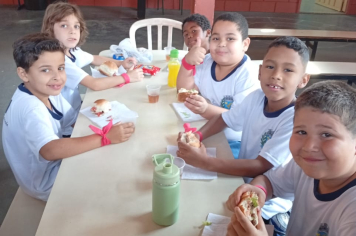 Foto - Merenda especial na semana das crianças
