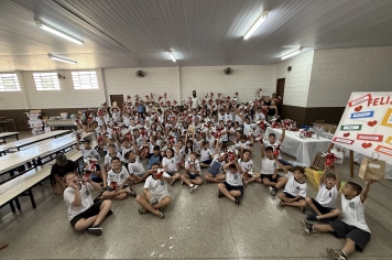 Foto - Entrega de ovos de Páscoa