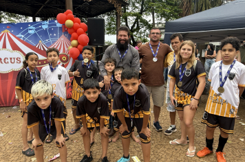 Foto - Festa das crianças na praça da matriz