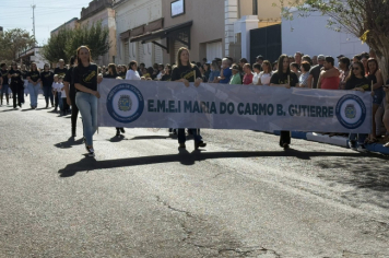 Foto - Desfile Cívico celebra os 128 anos de Dourado