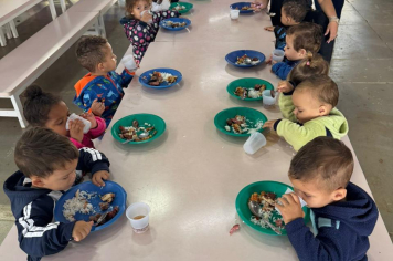 Foto - Merenda especial na semana das crianças