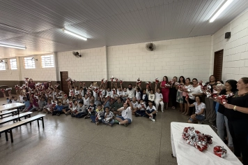 Foto - Entrega de ovos de Páscoa