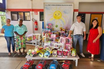 Entrega de novos brinquedos na rede municipal de ensino infantil.