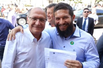 Prefeito Juninho Rogante solicita investimentos junto ao Governador Alckmin