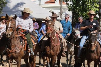 Tradicional Cavalgada de São João Batista em Dourado foi um sucesso!